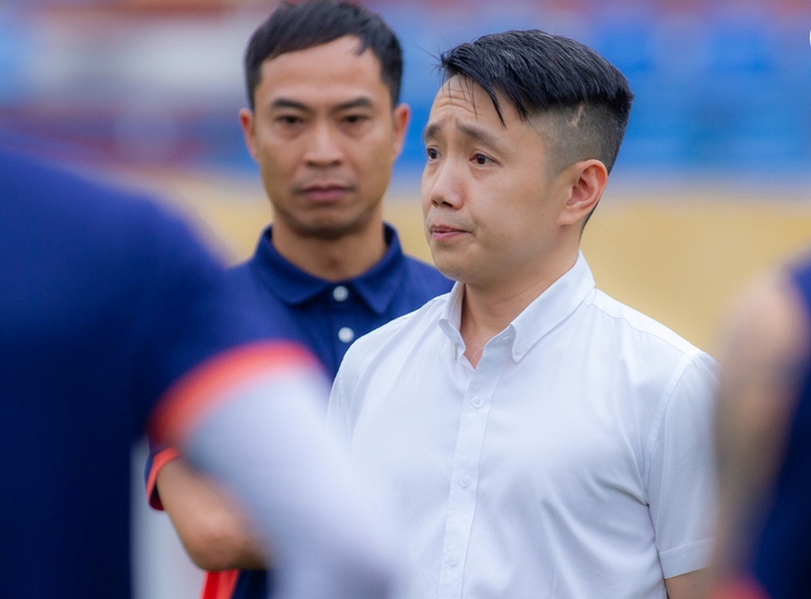 Chủ tịch CLB Đà Nẵng 'từ chức' sau 2 mùa đua trụ hạng V-League - Ảnh 1.