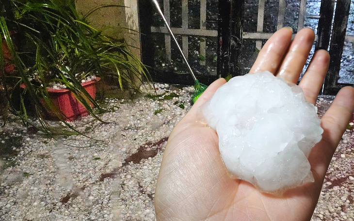 Đêm nay, miền Bắc có nơi mưa to sau nhiều ngày nắng nóng, nguy cơ dông lốc, mưa đá - Ảnh 3.