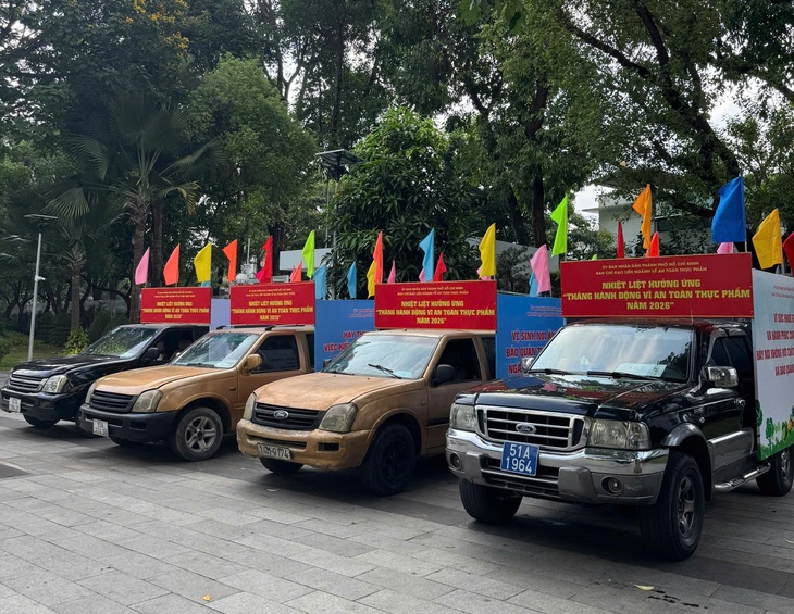 TP.HCM: Chặn thực phẩm bẩn, siết chất lượng thức ăn đường phố - Ảnh 2.