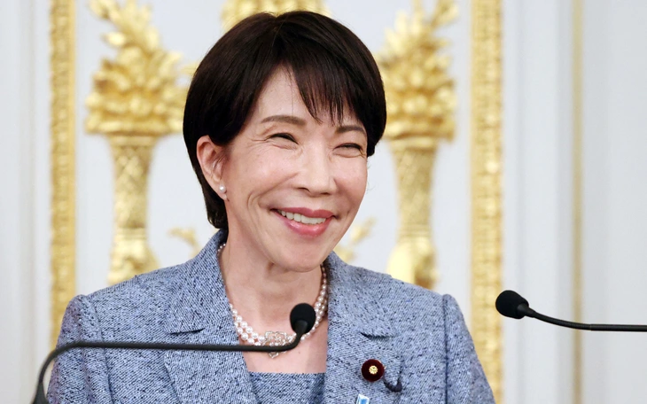 Sau 6 tháng nhậm chức, Thủ tướng Nhật Bản lần đầu nói 'muốn ngủ thêm một chút' - Ảnh 2.