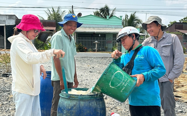 Phương pháp xử lý rơm rạ bằng chế phẩm sinh học có dễ thực hiện không?   - Ảnh 3.