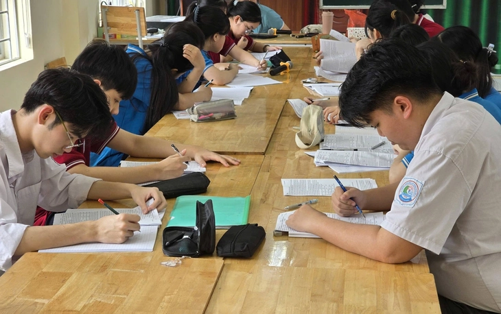 Trường yêu cầu học sinh đăng video tự học công khai lên fanpage: Nên hay không? - Ảnh 3.