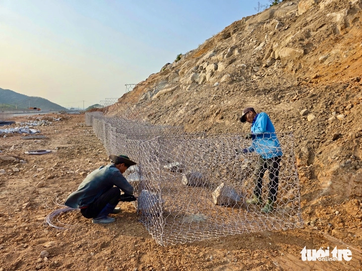 Chủ đầu tư các dự án đường cao tốc qua đông Đắk Lắk cam kết thông tuyến cuối tháng 4 này - Ảnh 2.