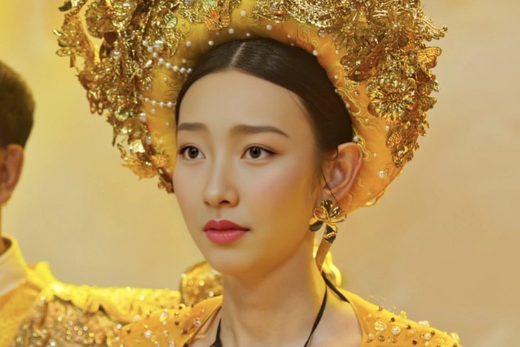 Cái bóng kỳ lạ trong Say hi rực rỡ và những rủi ro từ trên trời rơi xuống của gameshow - Ảnh 3. say hi rực rỡ - Ảnh 2.