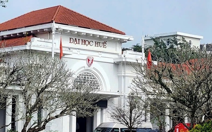 Hiệu trưởng Trường ĐH Y dược Huế giữ quyền Giám đốc Đại học Huế - Ảnh 3.