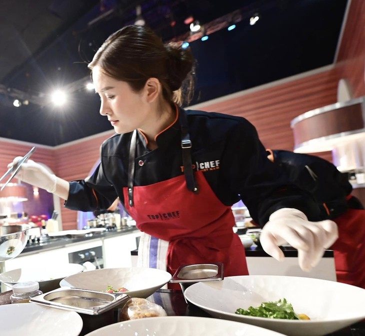 Á quân 2 Top chef hướng dẫn món thạch hoa cúc long nhãn và kem đá bào kiểu Ý xua tan nắng nóng - Ảnh 3. kem đá bào - Ảnh 2.