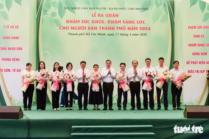 TP.HCM khám sức khỏe miễn phí cho người dân tại 168 phường, xã và đặc khu - Ảnh 2.