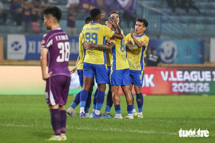 Hoàng Hên lại rực sáng, câu lạc bộ Hà Nội thắng Becamex TP.HCM - Ảnh 9.