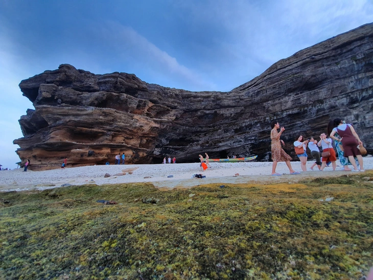 Quảng Ngãi - Ảnh 2.