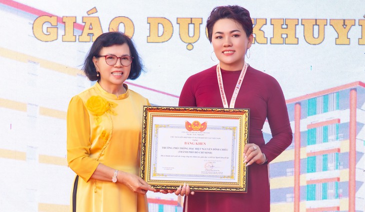 100 năm Trường Nguyễn Đình Chiểu: Hành trình ‘chạm đến trái tim’ - Ảnh 3.