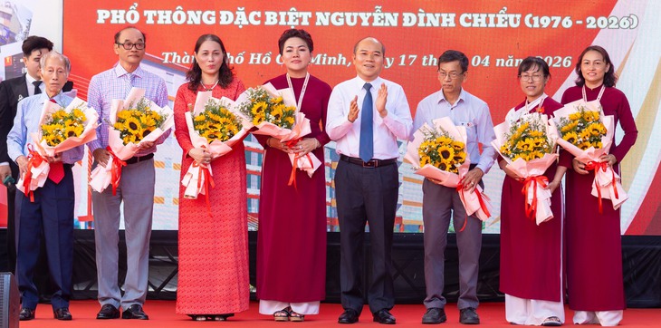 100 năm Trường Nguyễn Đình Chiểu: Hành trình ‘chạm đến trái tim’ - Ảnh 2.