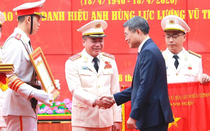 Thủ tướng Lê Minh Hưng: Kiên quyết không để bị động, bất ngờ trước mọi loại hình tội phạm - Ảnh 2.