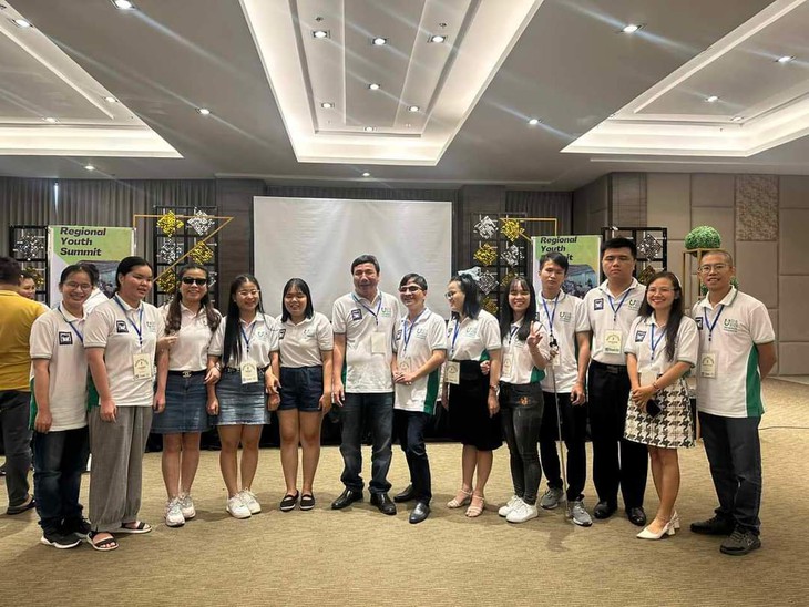 Nữ sinh viên ngành quan hệ quốc tế: Khiếm thị đời vẫn thú vị - Ảnh 3.