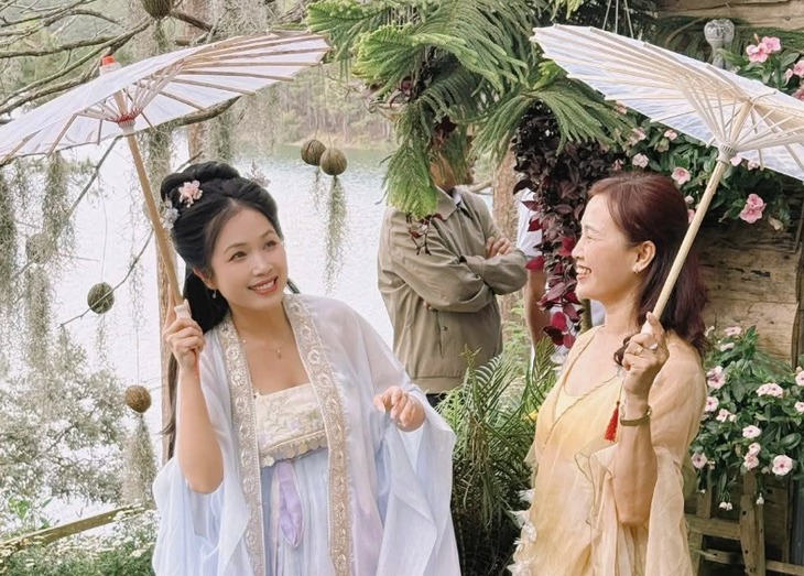 Cô Long Đà Lạt - Ảnh 1.