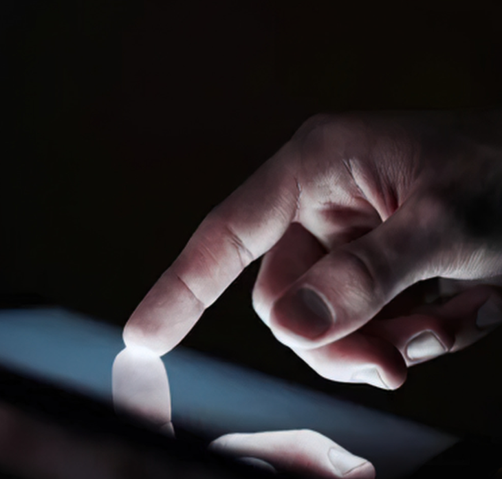 9 việc làm khiến thị lực ngày càng suy yếu  - Ảnh 2.