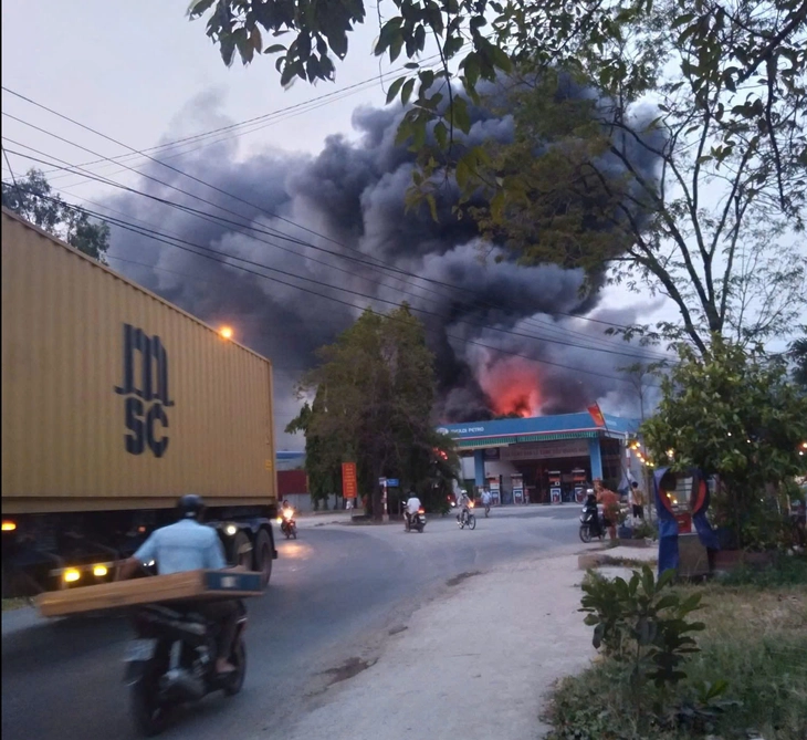 xưởng sản xuất - Ảnh 2.