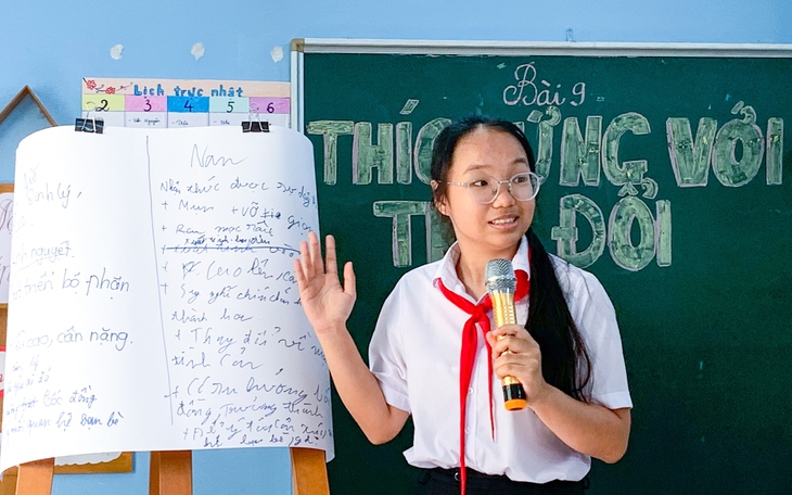 Học sinh TP.HCM "du hành 16 vương quốc sách" trước khi thi lớn lên cùng sách - Ảnh 2.