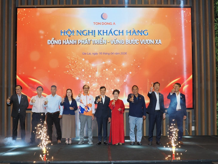 Tôn Đông Á - Ảnh 3.