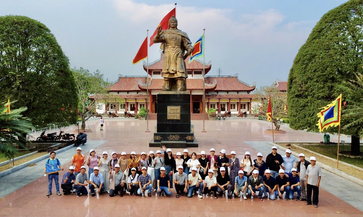 Tôn Đông Á - Ảnh 5.