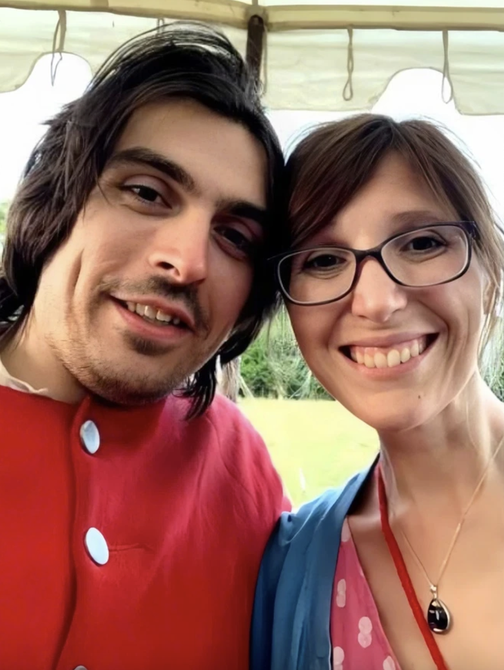 Bán thẻ Pokémon hơn 1 tỉ đồng để… cưới vợ - Ảnh 2.