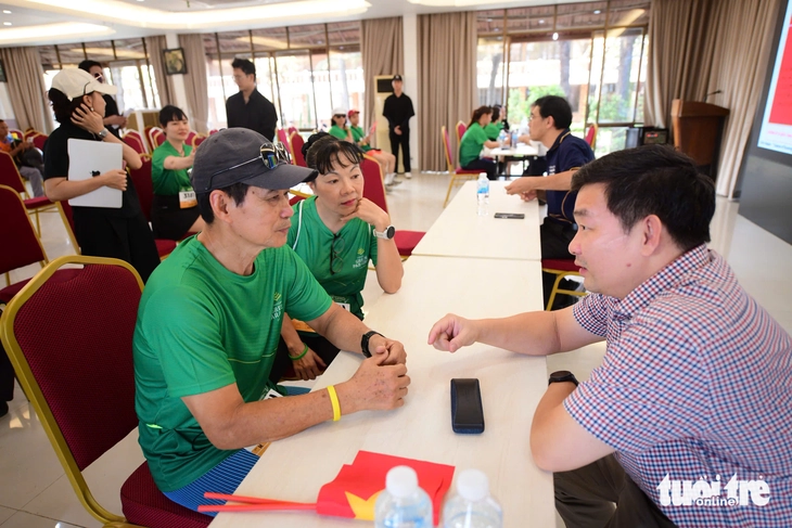 Cả nhà mình nắm tay cùng về đích Green Family Walk Cần Giờ - Ảnh 2.