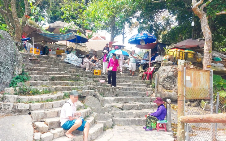 Gỡ 'nút thắt' ở Núi Cấm để phát triển du lịch tâm linh, sinh thái, nghỉ dưỡng - Ảnh 4.