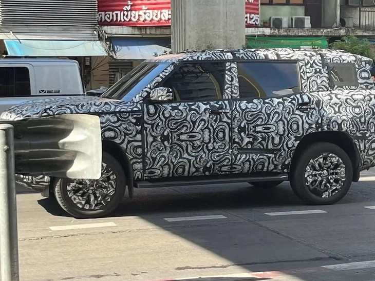 Mitsubishi Pajero - Ảnh 3.