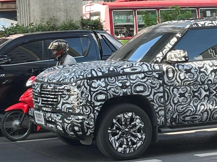 Mitsubishi Pajero - Ảnh 2.