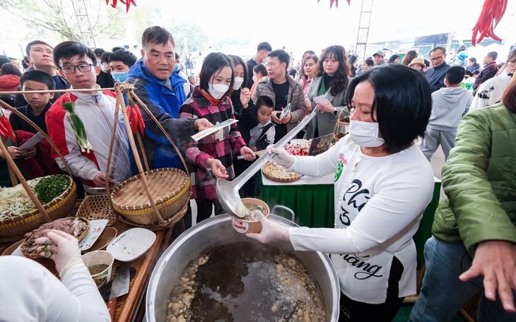 Nhiều người đang dùng muối sai cách mỗi ngày - Ảnh 2.