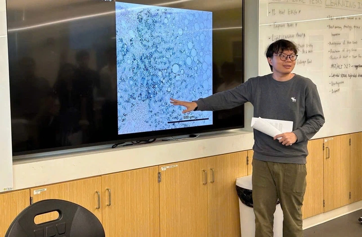 Từ giảng đường Tân Tạo đến bệnh viện Mỹ: Hành trình hơn 10 năm của một bác sĩ trẻ Việt Nam - Ảnh 3.