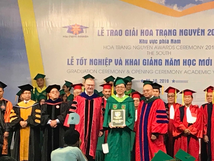 Từ giảng đường Tân Tạo đến bệnh viện Mỹ: Hành trình hơn 10 năm của một bác sĩ trẻ Việt Nam - Ảnh 4.