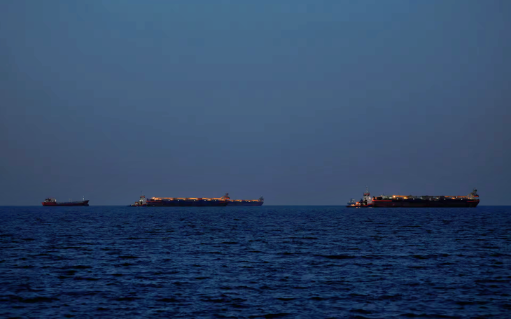 Tổng thống Pháp nói dùng vũ lực mở eo biển Hormuz là phi thực tế - Ảnh 2.