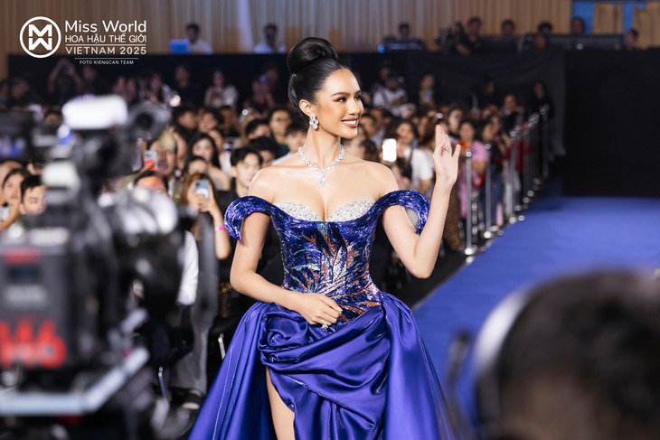 Nhà thiết kế Việt may đầm cho Hoa hậu Thế giới Opal Suchata là ai? - Ảnh 5.