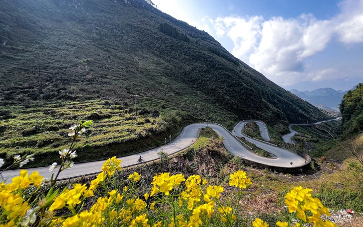 Chấn chỉnh tour du lịch bằng xe máy trên cung đường Hà Giang Loop - Ảnh 4.