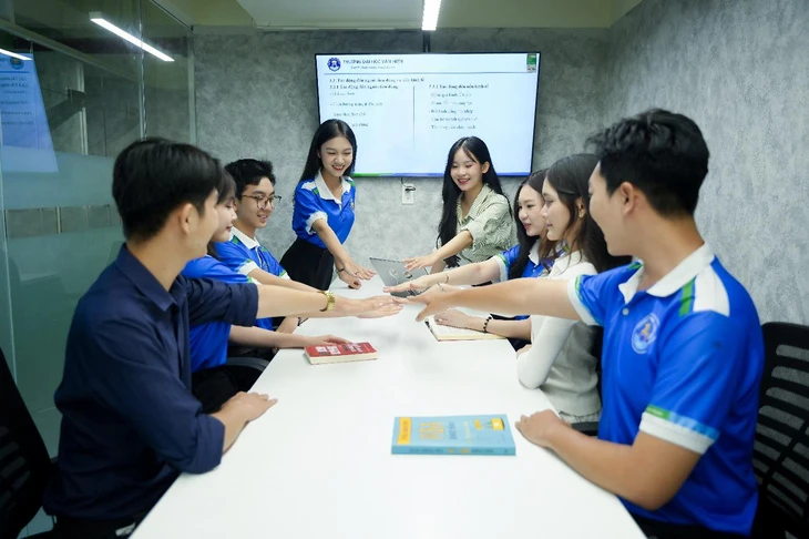 Xét học bạ, thêm cơ hội nhận học bổng cho thí sinh 2K8 - Ảnh 3.