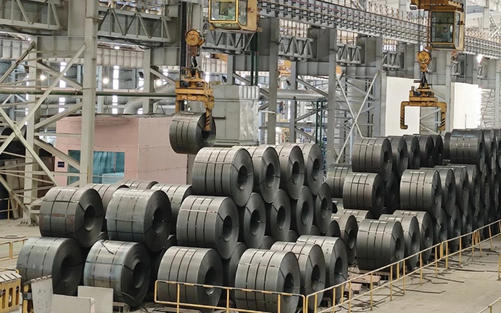 Thép HRC trong nước giảm giá trước sức ép hàng nhập khẩu - Ảnh 2.