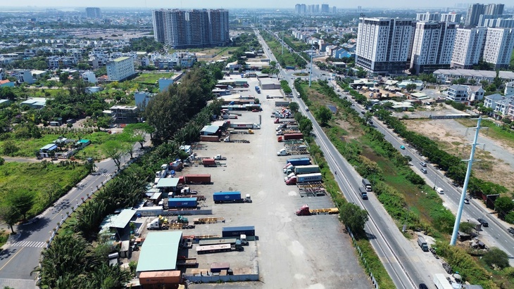 bãi xe container - Ảnh 3.