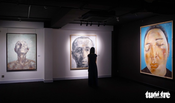 Giữa những mơ hồ, cuộc sống tiếp diễn - Ảnh 4.