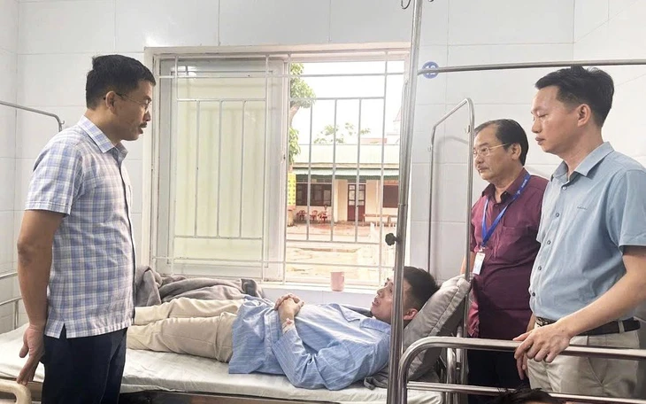 TP.HCM: 25 ca nghi bị ngộ độc thực phẩm tại Trường tiểu học Đặng Thùy Trâm, 1 trẻ thở máy - Ảnh 3.