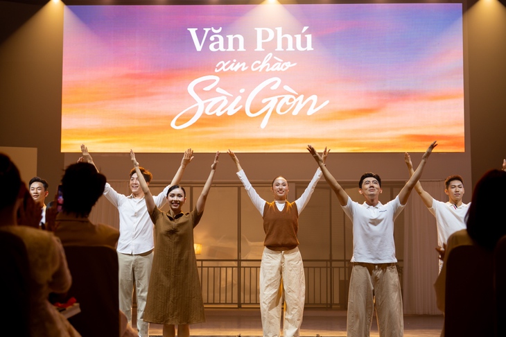 Văn Phú - Ảnh 5.