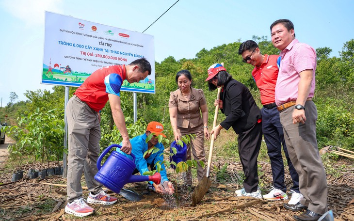 Dai-ichi Life Việt Nam khởi động dự án 'Thư viện Hạnh phúc' tại tỉnh Gia Lai - Ảnh 4.