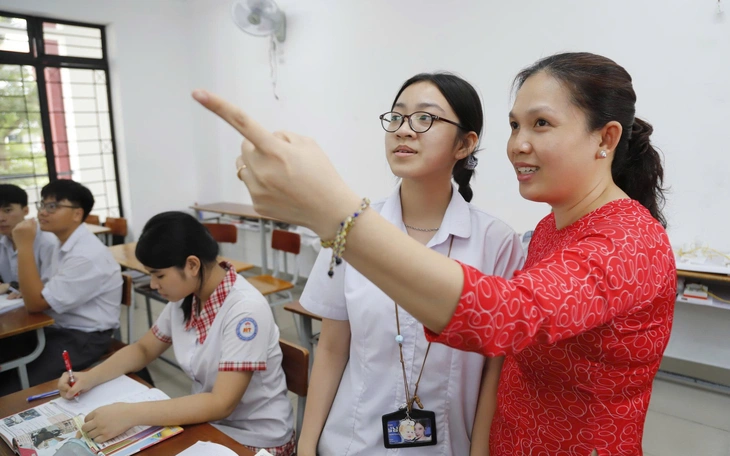 TP.HCM thí điểm dạy một số môn bằng tiếng Anh tại trường đủ điều kiện - Ảnh 3.