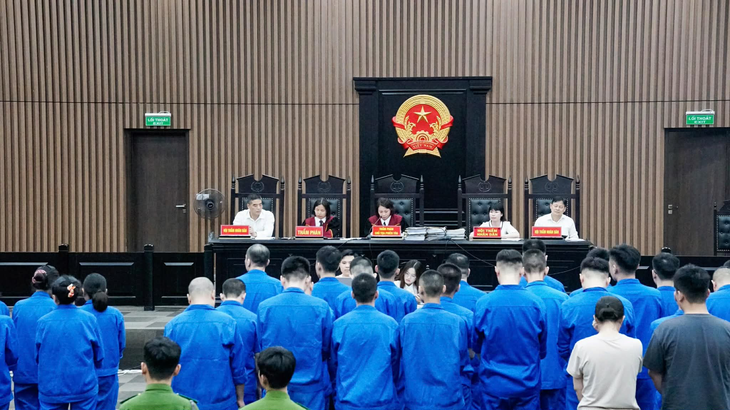 Cựu phó chủ tịch phường lãnh 7 năm tù vì tổ chức 'bay lắc' thâu đêm trong quán karaoke - Ảnh 2.