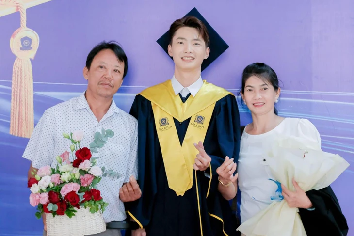 Vừa tốt nghiệp cử nhân Đại học Gia Định học ngay lên thạc sĩ - Ảnh 4.