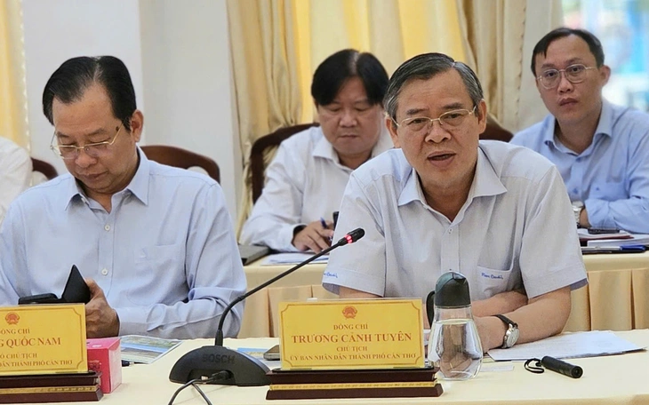 Chủ tịch Cần Thơ: ‘Không để khó khăn nào của doanh nghiệp kéo dài chỉ vì thiếu trách nhiệm’ - Ảnh 2.