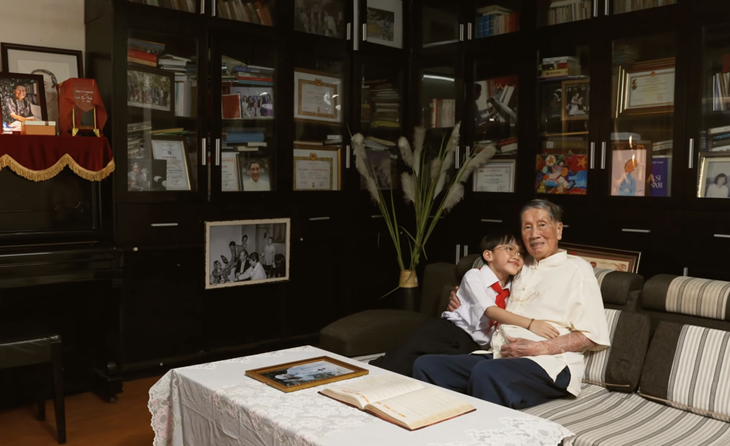 ‘Em bé chất’ Xệ Xệ và khách mời Tùng Dương làm MV về Bác - Ảnh 2.