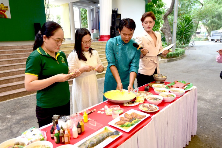 Giỗ Tổ Hùng Vương: Thảo cầm viên miễn phí khu lễ hội theo khung giờ mỗi ngày - Ảnh 5.