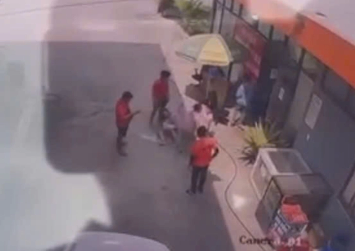 Điều tra vụ bé gái 2 tuổi bị ô tô cán chết tại cây xăng ở TP.HCM - Ảnh 2.