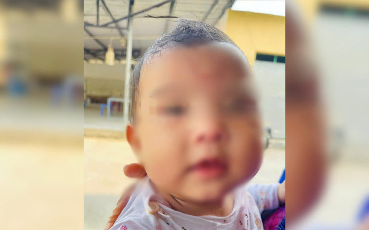 An Giang: Một bé trai sơ sinh bị bỏ rơi ven đường - Ảnh 3.