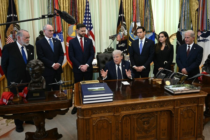 Trung Đông sáng 24-4: Nổ lớn tại Tehran, ông Trump nói 'đồng hồ đang đếm ngược' với Iran - Ảnh 2.